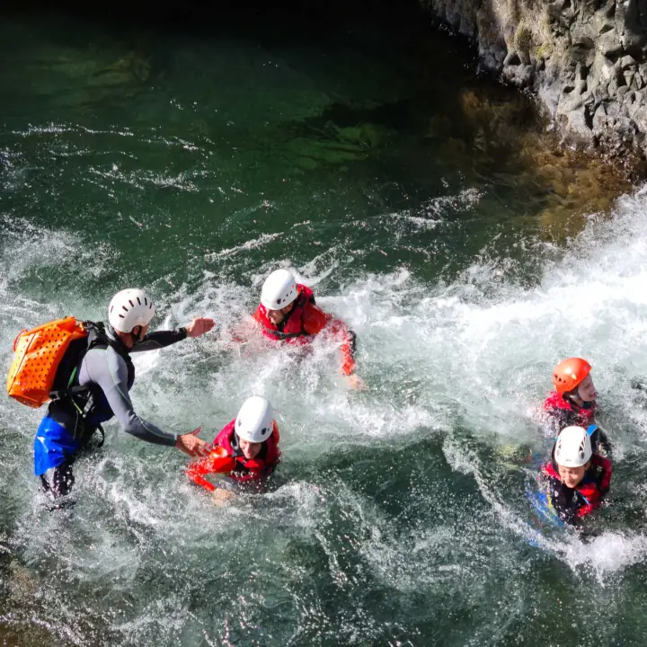 Randonnée aquatique canyoning à la Rivière des Roches à La Réunion pour débutants