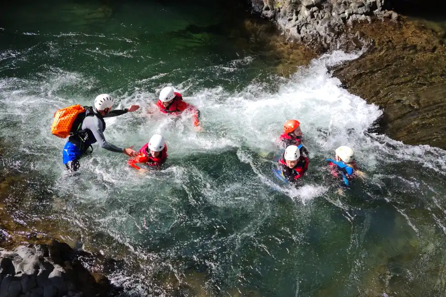 rando aqua accessible à la rivière des Roches à La Réunion idéale pour débutants